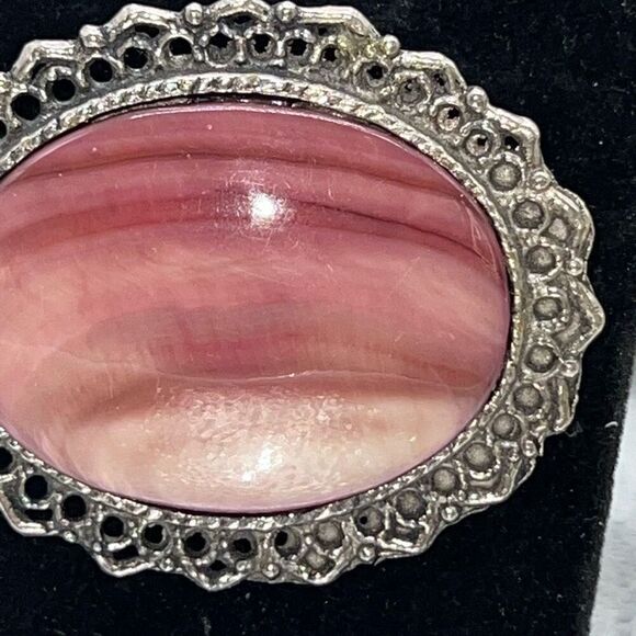 Vintage Pink Synthetic Rhodochrosite Style Brooch Pin Silver Tone Filigree Metal - Picture 5 of 6